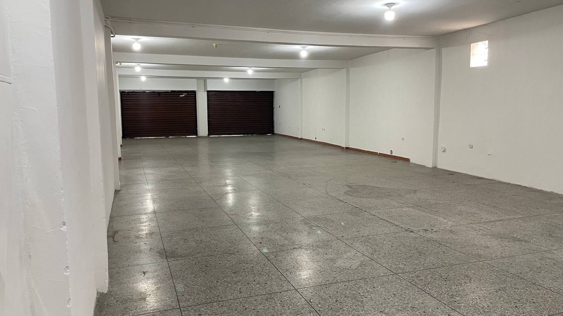 #19 - Local Comercial para Alquiler en Acarigua - P
