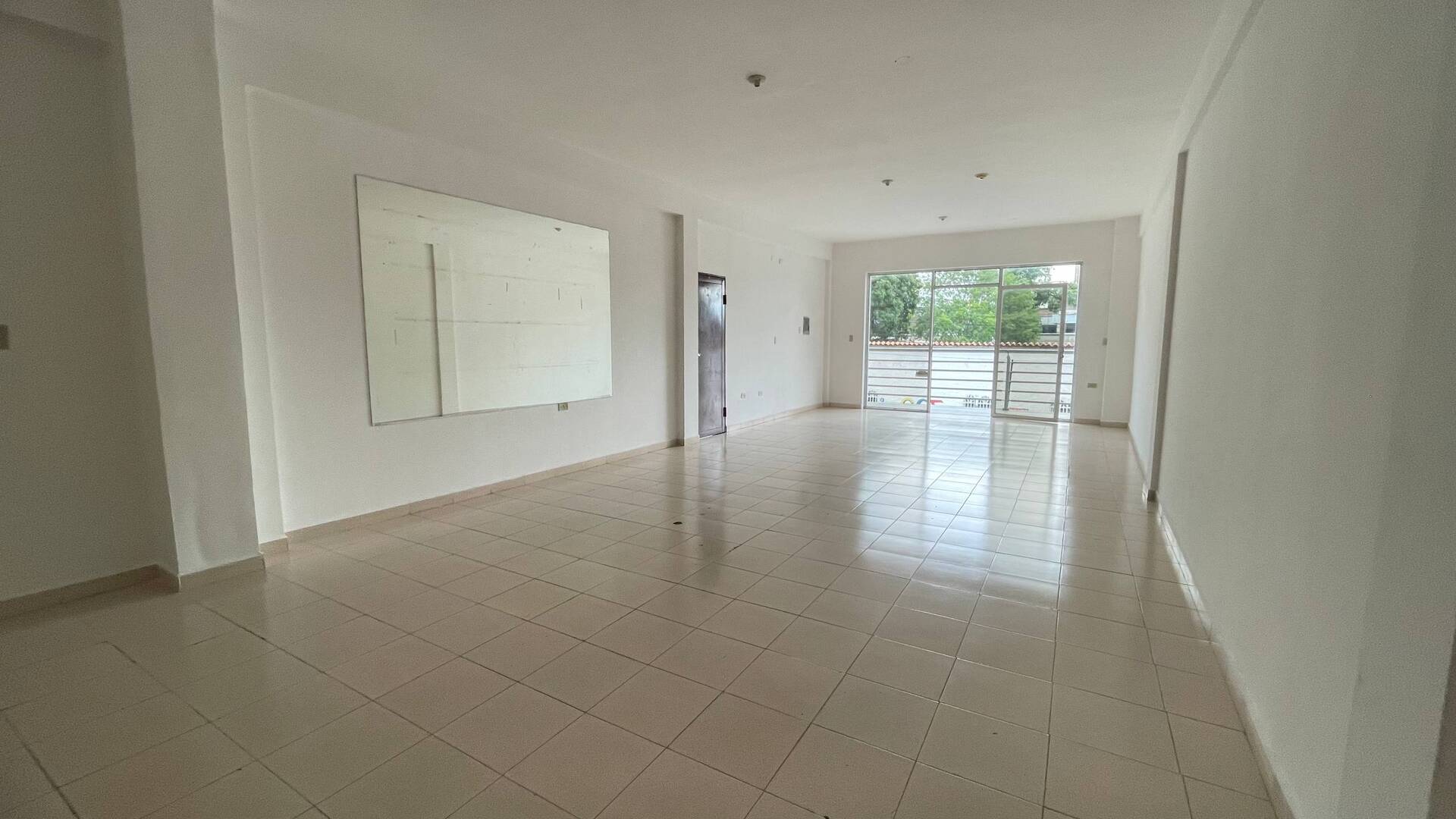 #21 - Local Comercial para Alquiler en Acarigua - P
