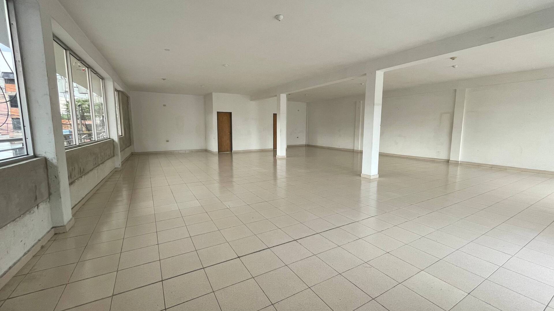 #22 - Local Comercial para Alquiler en Acarigua - P