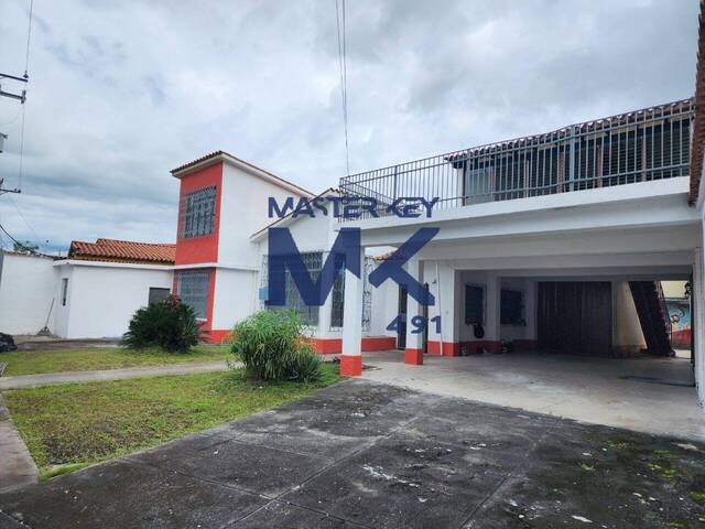 #9 - Casa Comercial para Venta en Araure - P